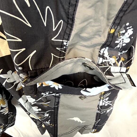 Tommy Bahama RELAX Large Men Swim Trunks black gray blue print - Picture 5 of 11